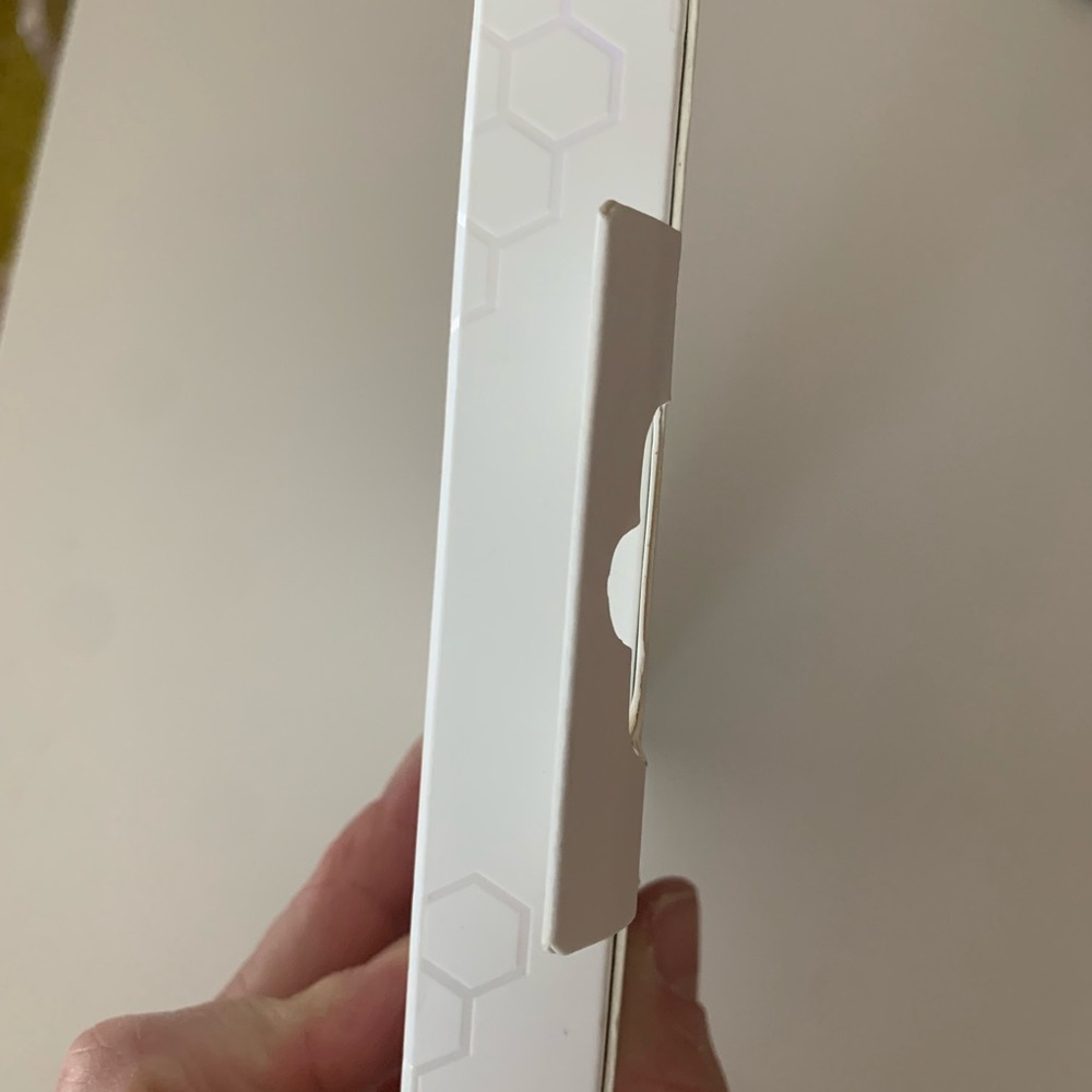 Apex CrystalClear Screen Protector - Picture 5 of 7